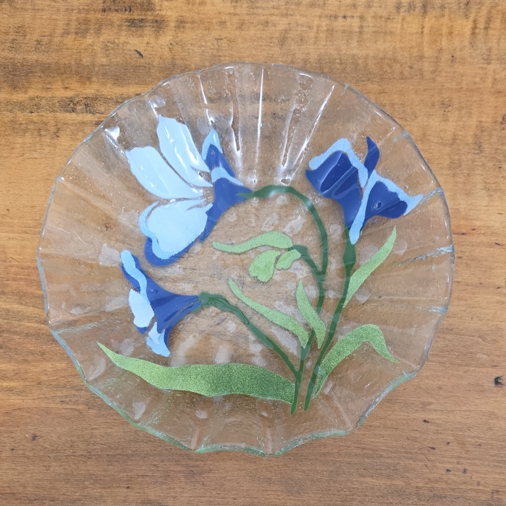 Sydenstricker Art Glass Ruffled Edge Bowl